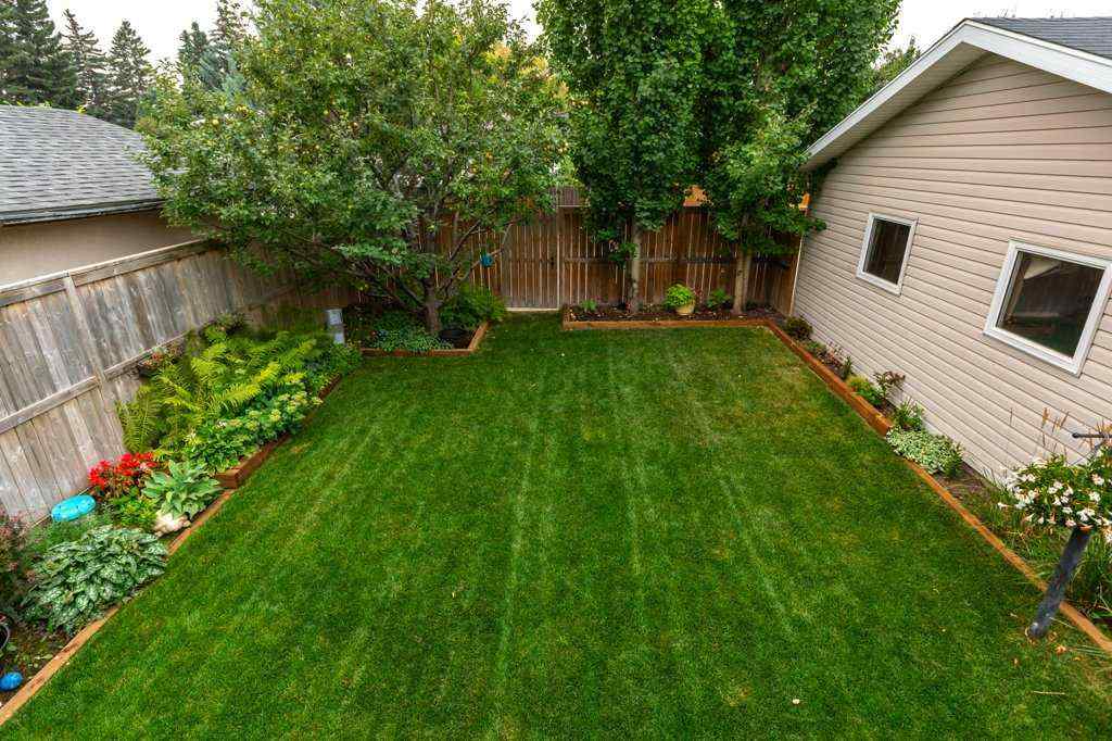 MLS® A2256190 - 9919 Walrond Road SE in Willow Park Calgary, Residential