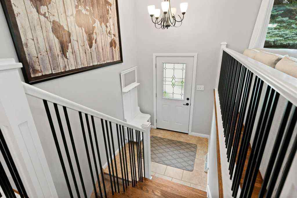 MLS® A2256190 - 9919 Walrond Road SE in Willow Park Calgary, Residential