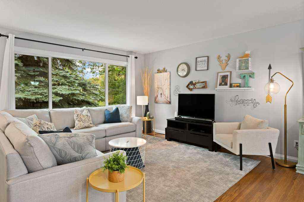 MLS® A2256190 - 9919 Walrond Road SE in Willow Park Calgary, Residential