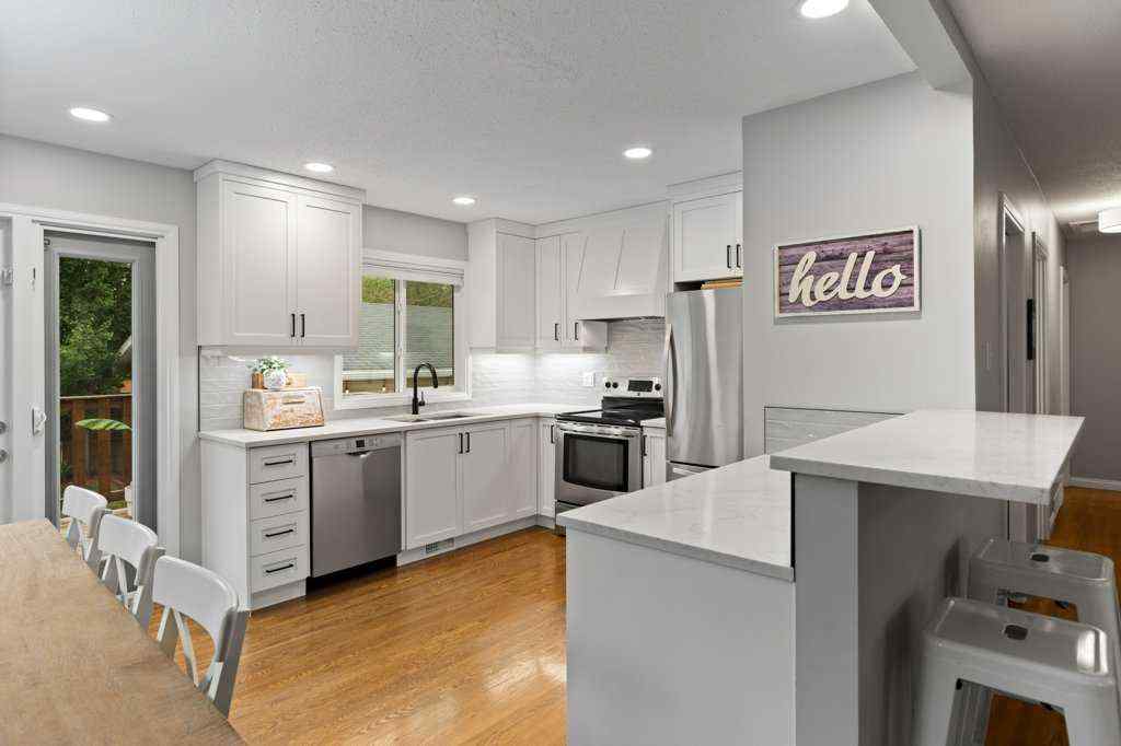 MLS® A2256190 - 9919 Walrond Road SE in Willow Park Calgary, Residential