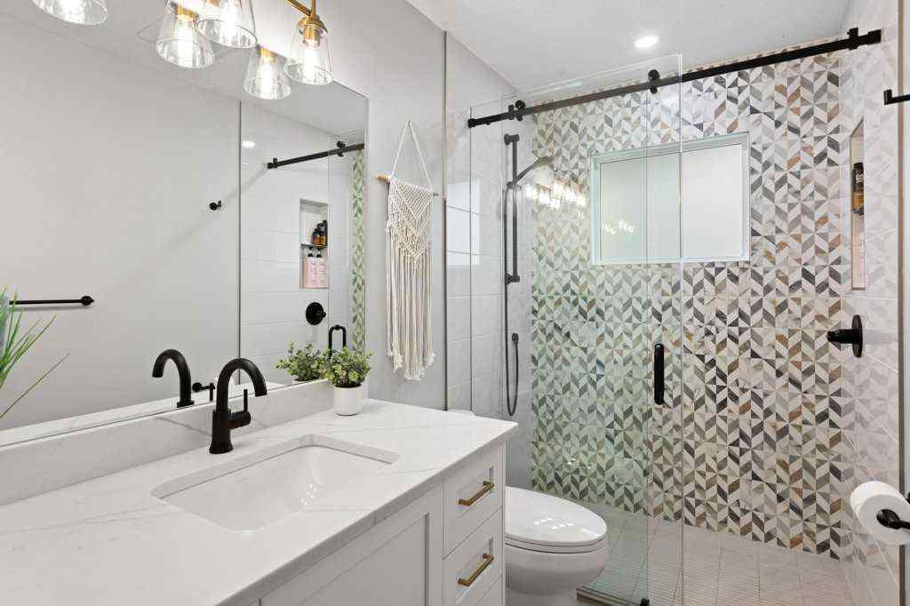 MLS® A2256190 - 9919 Walrond Road SE in Willow Park Calgary, Residential