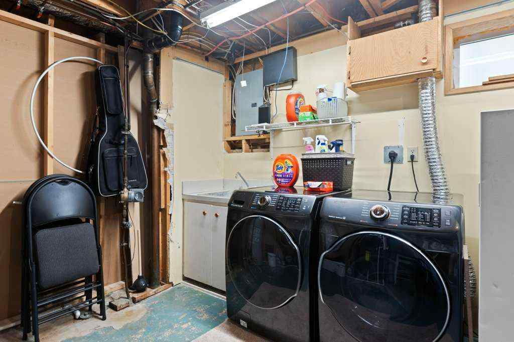 MLS® A2256190 - 9919 Walrond Road SE in Willow Park Calgary, Residential