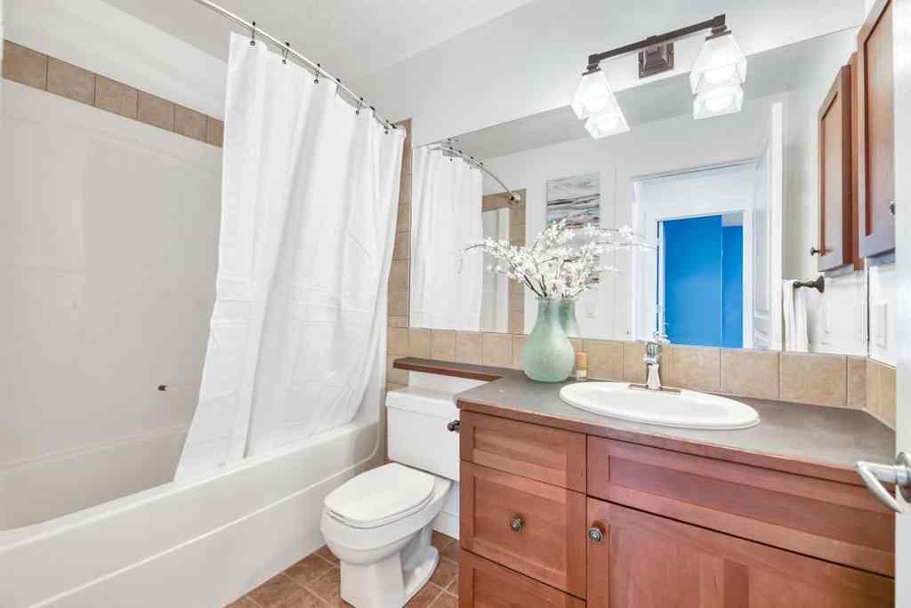MLS® A2256191 - 39 Crestridge Way SW in Crestmont Calgary, Residential