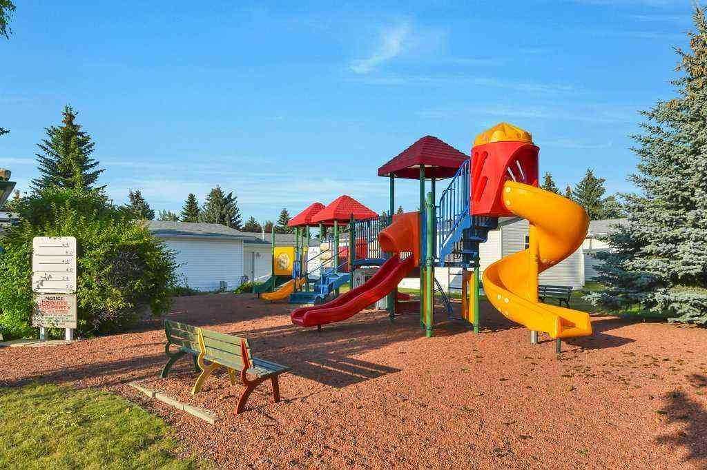 MLS® A2256194 - 2150 Danielle Drive  in Davenport Red Deer, Mobile