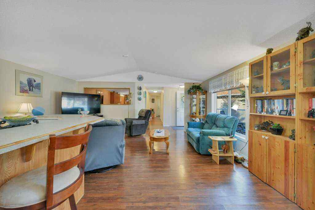 MLS® A2256194 - 2150 Danielle Drive  in Davenport Red Deer, Mobile