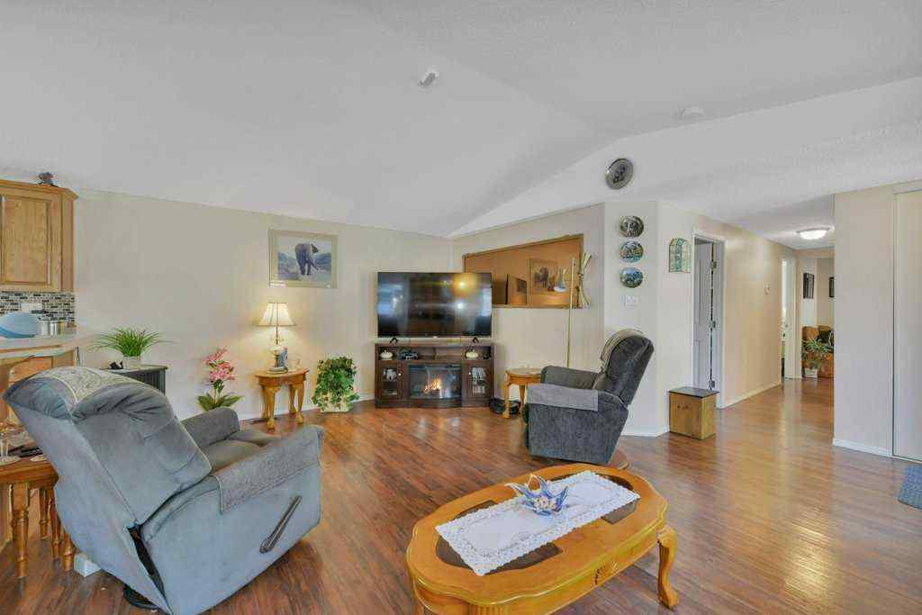 MLS® A2256194 - 2150 Danielle Drive  in Davenport Red Deer, Mobile