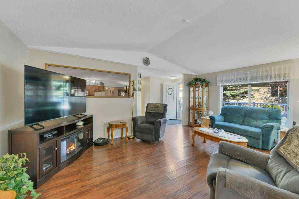 MLS® A2256194 - 2150 Danielle Drive  in Davenport Red Deer, Mobile