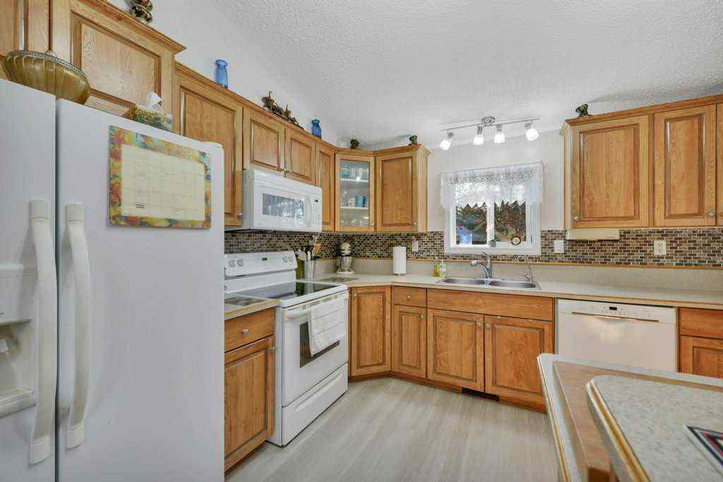 MLS® A2256194 - 2150 Danielle Drive  in Davenport Red Deer, Mobile