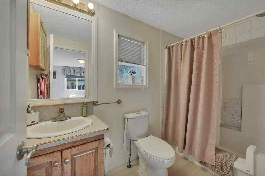 MLS® A2256194 - 2150 Danielle Drive  in Davenport Red Deer, Mobile
