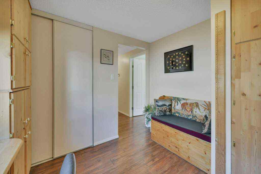 MLS® A2256194 - 2150 Danielle Drive  in Davenport Red Deer, Mobile