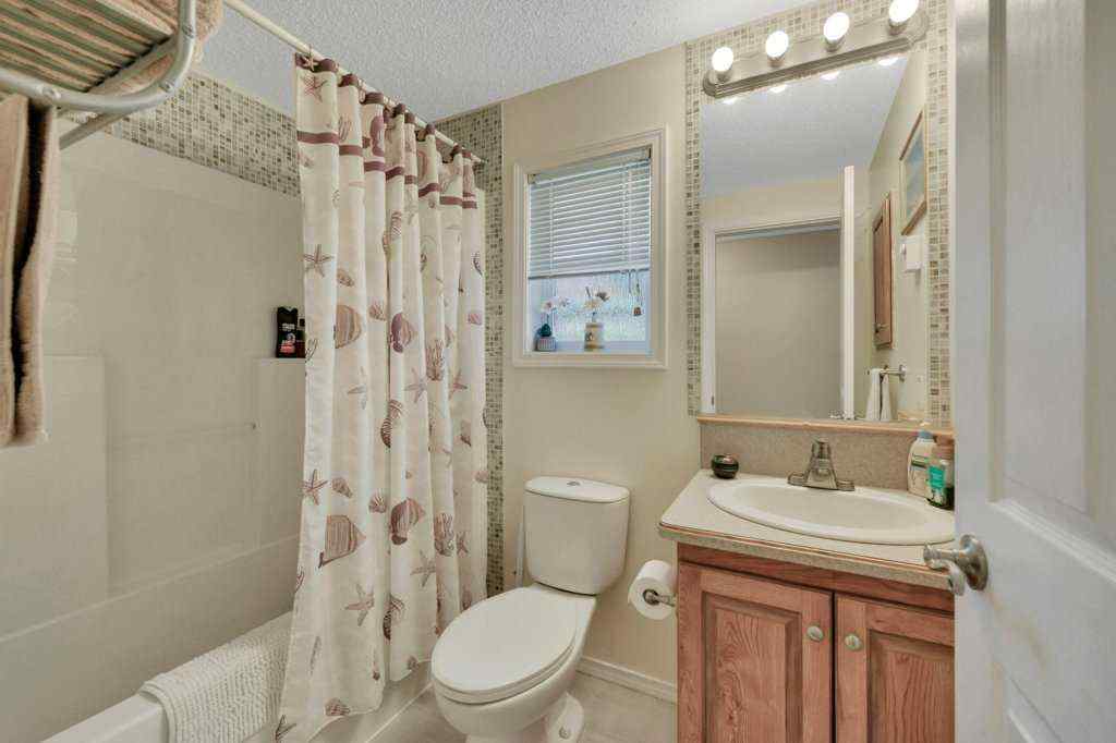 MLS® A2256194 - 2150 Danielle Drive  in Davenport Red Deer, Mobile