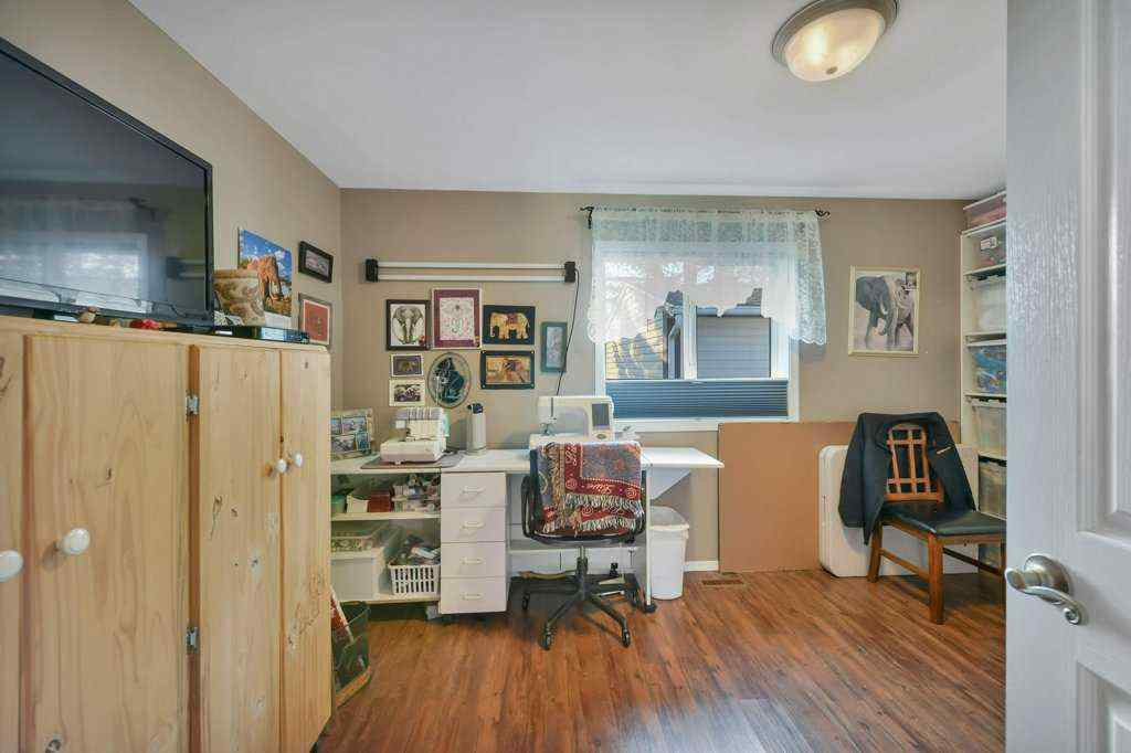 MLS® A2256194 - 2150 Danielle Drive  in Davenport Red Deer, Mobile