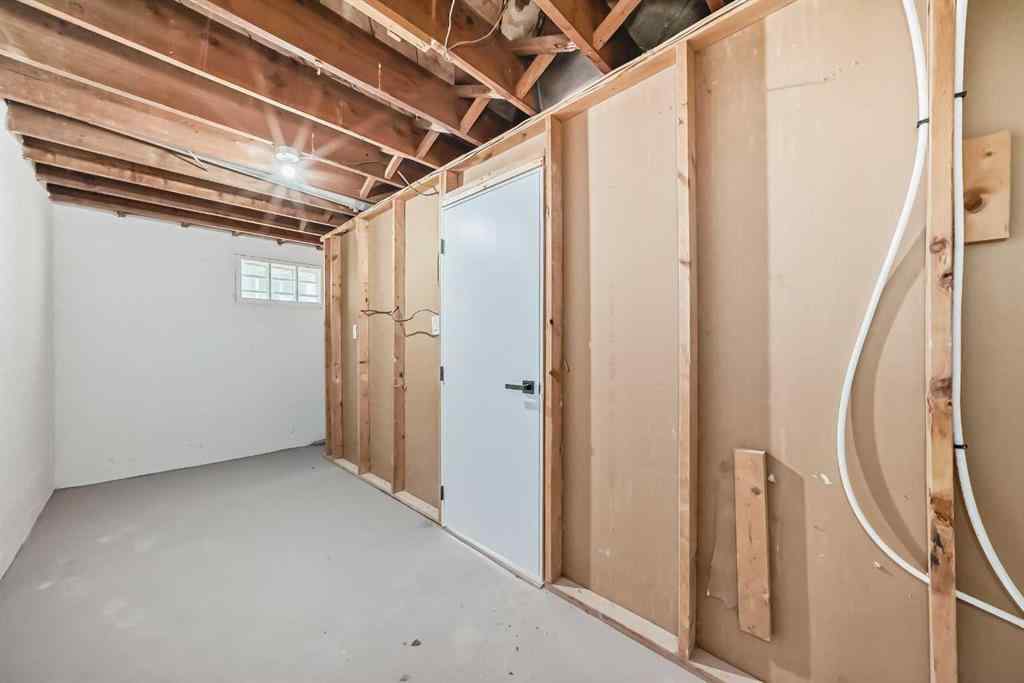 MLS® A2256197 - 2412 17 Avenue SW in Scarboro/Sunalta West Calgary, Residential