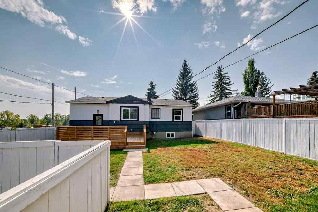 MLS® A2256197 - 2412 17 Avenue SW in Scarboro/Sunalta West Calgary, Residential