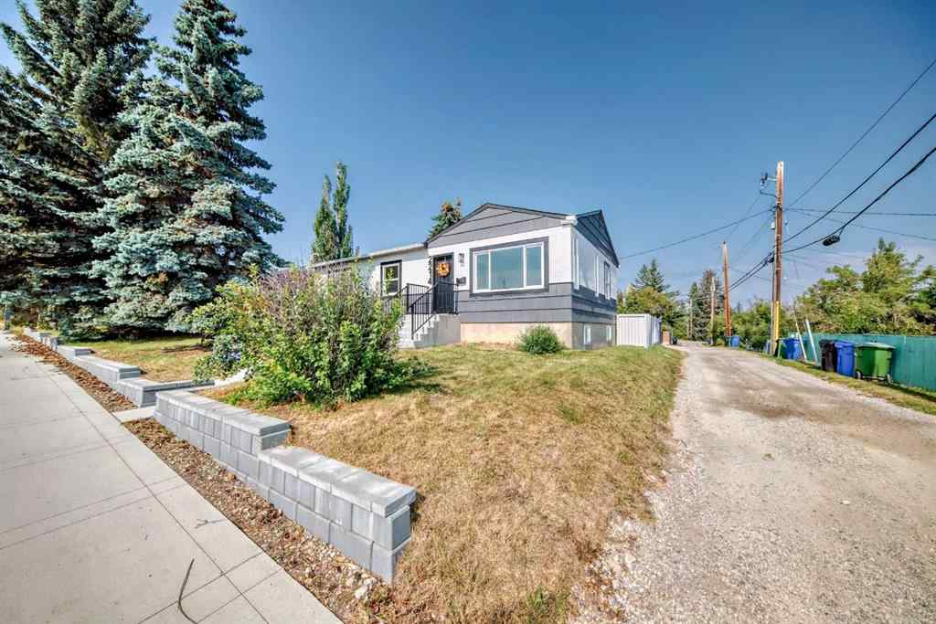 MLS® A2256197 - 2412 17 Avenue SW in Scarboro/Sunalta West Calgary, Residential