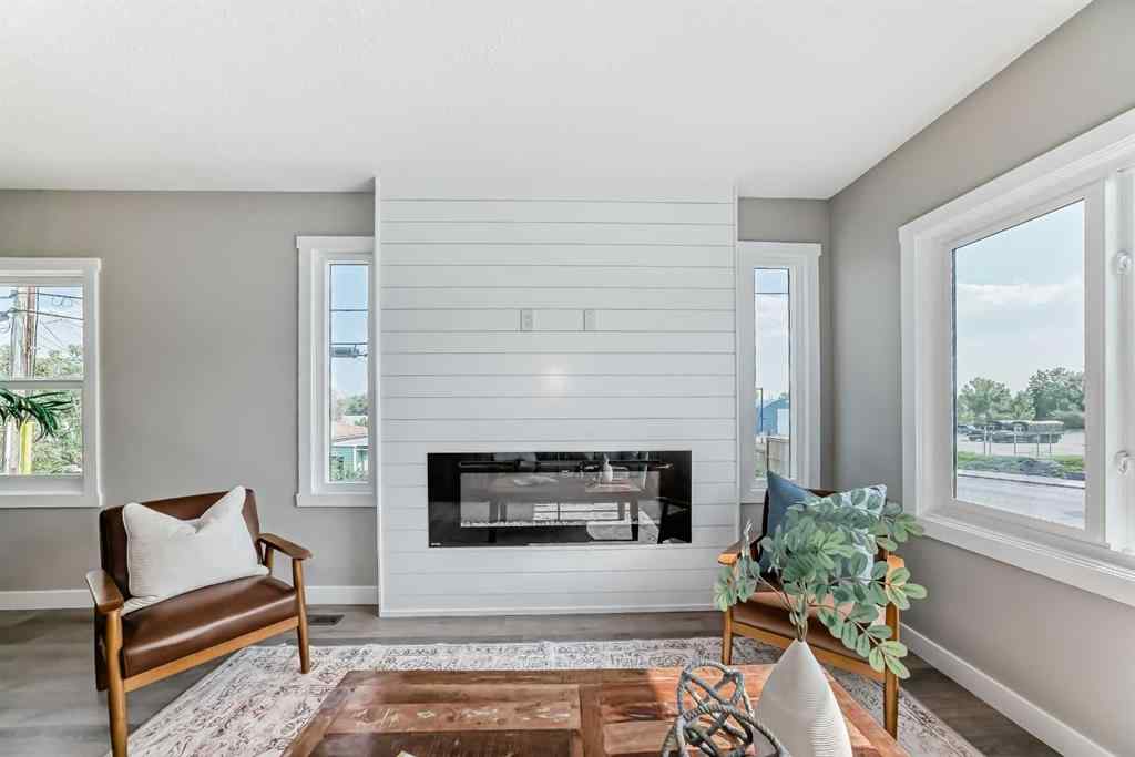 MLS® A2256197 - 2412 17 Avenue SW in Scarboro/Sunalta West Calgary, Residential