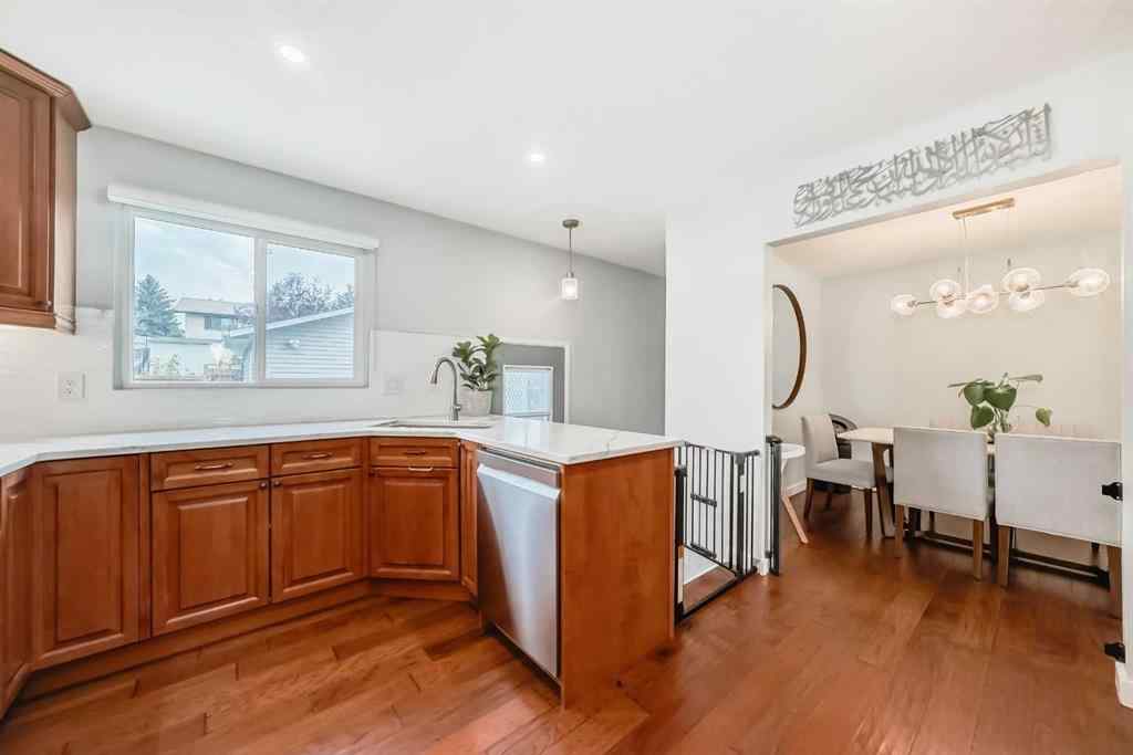 MLS® A2256200 - 424 Rundlehill Way NE in Rundle Calgary, Residential