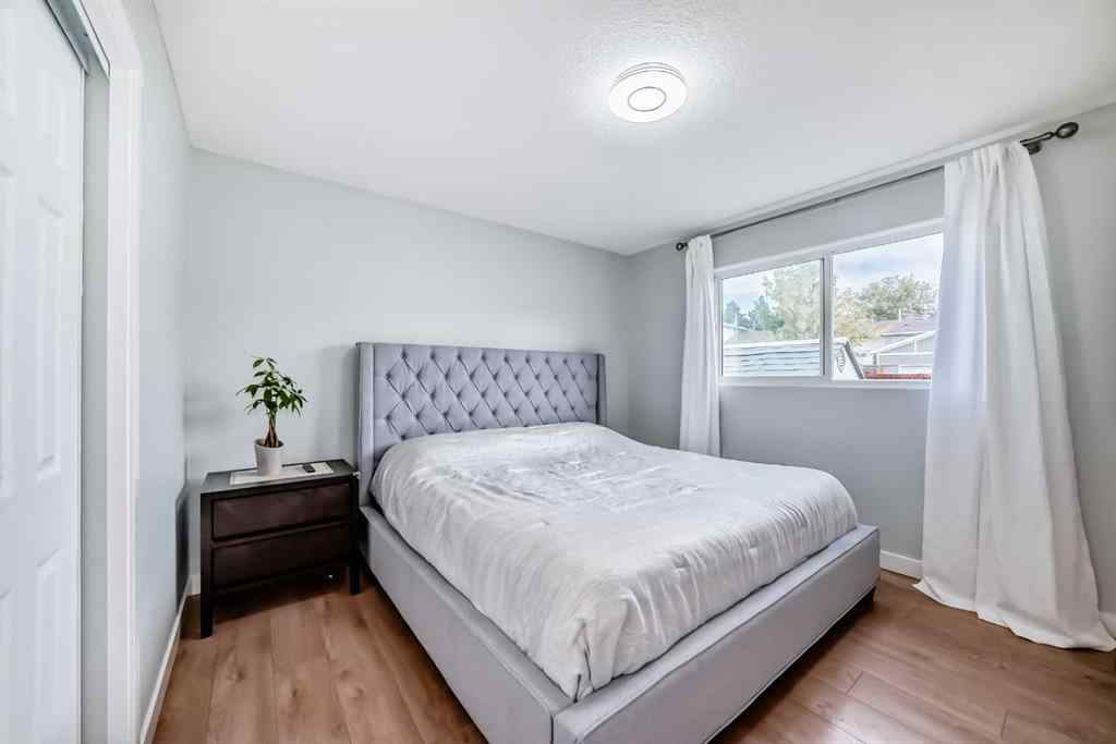 MLS® A2256200 - 424 Rundlehill Way NE in Rundle Calgary, Residential