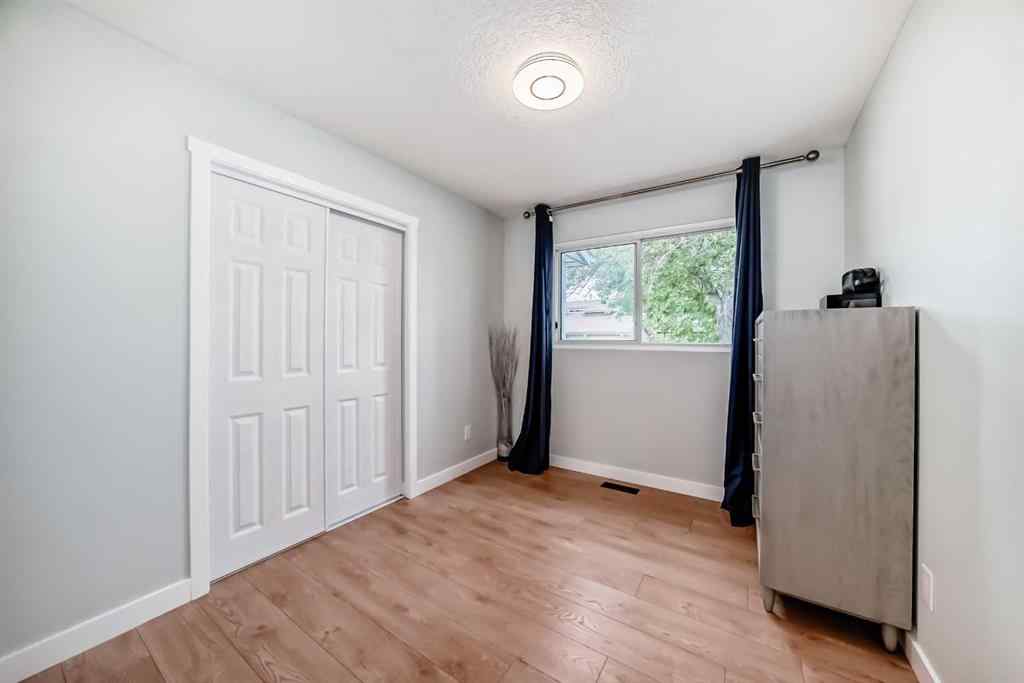 MLS® A2256200 - 424 Rundlehill Way NE in Rundle Calgary, Residential