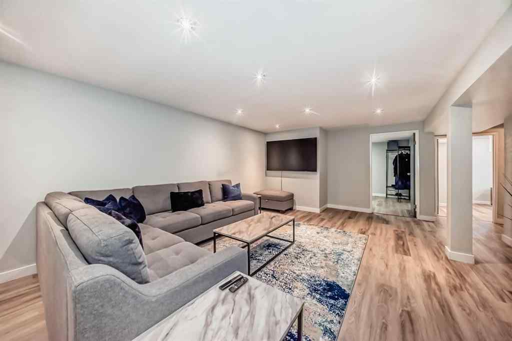 MLS® A2256200 - 424 Rundlehill Way NE in Rundle Calgary, Residential