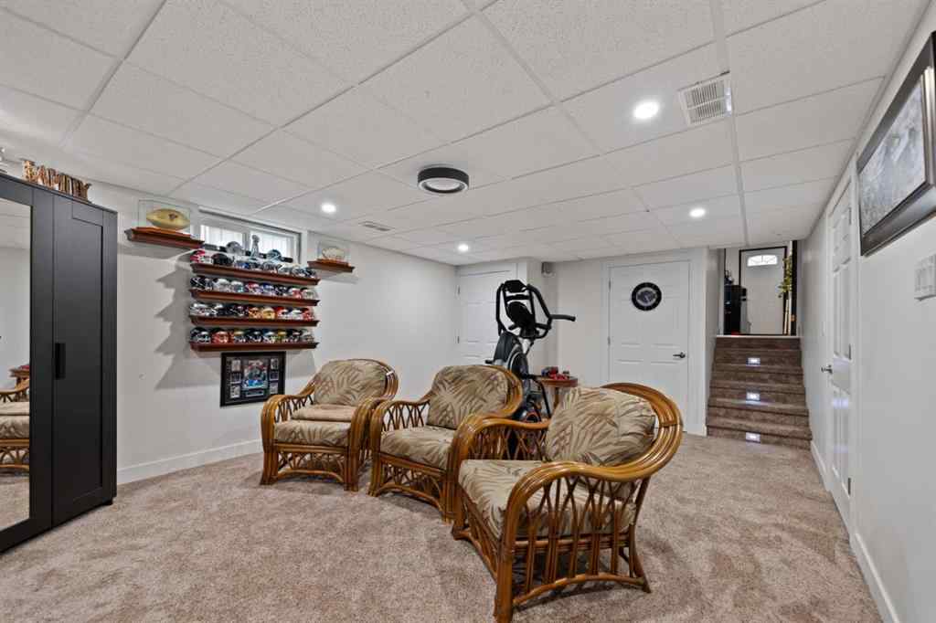 MLS® A2256201 - 6024 28 Avenue NE in Pineridge Calgary, Residential