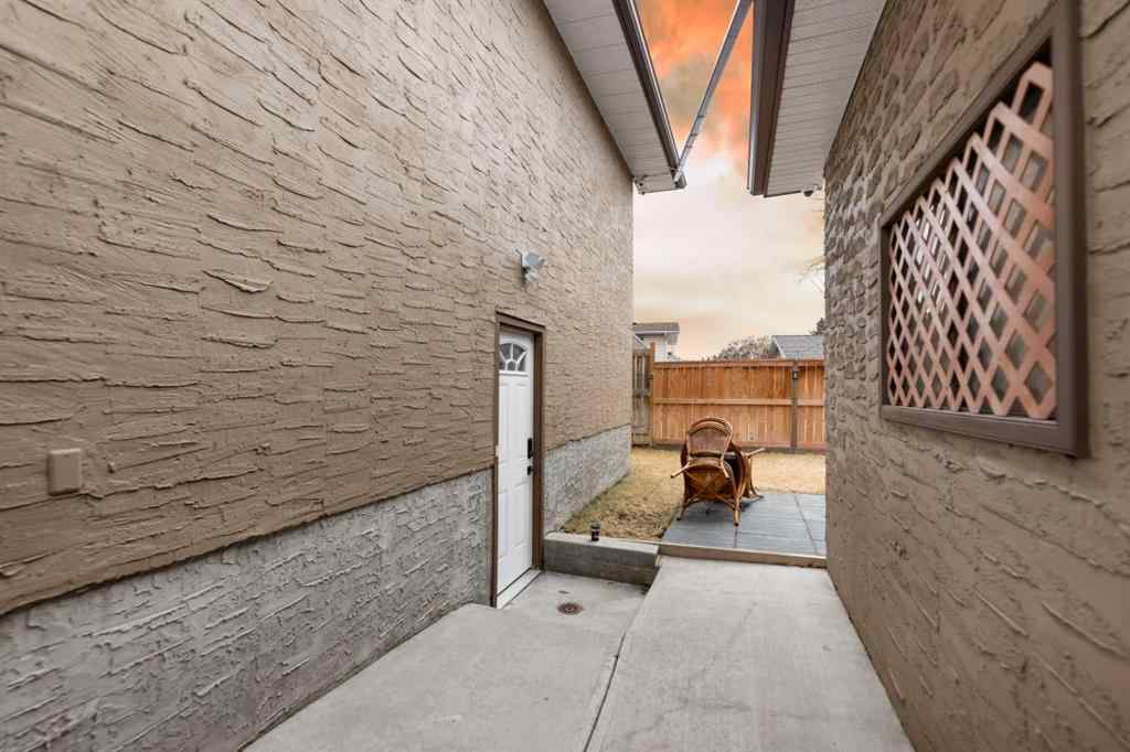 MLS® A2256201 - 6024 28 Avenue NE in Pineridge Calgary, Residential