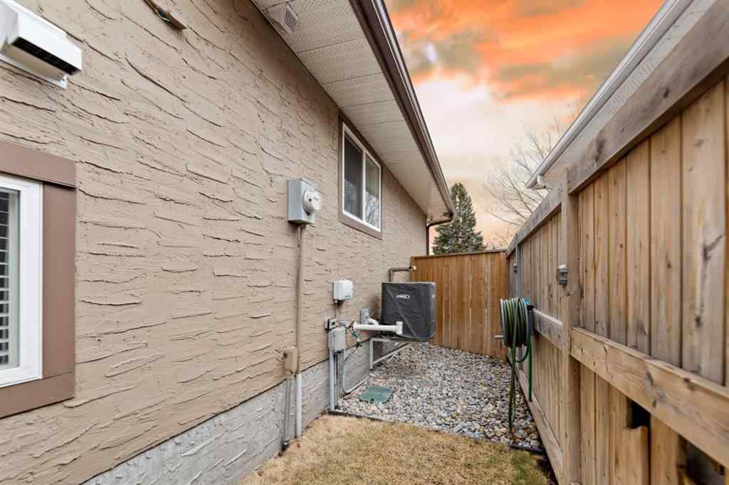 MLS® A2256201 - 6024 28 Avenue NE in Pineridge Calgary, Residential