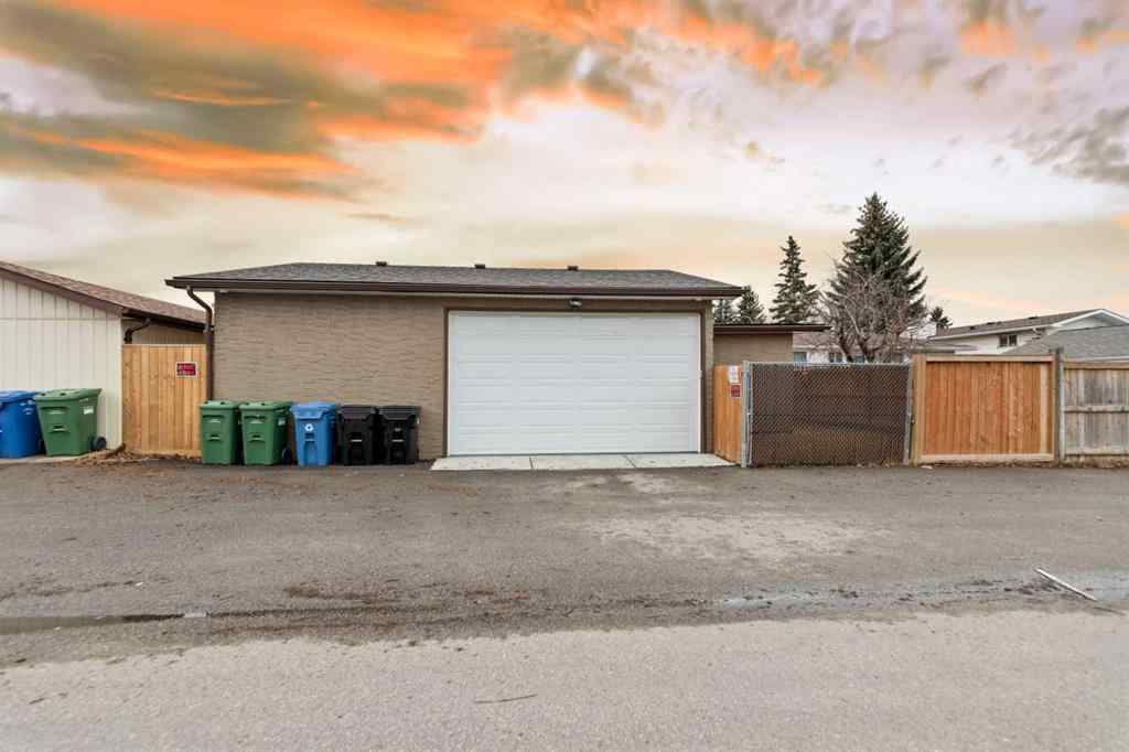 MLS® A2256201 - 6024 28 Avenue NE in Pineridge Calgary, Residential