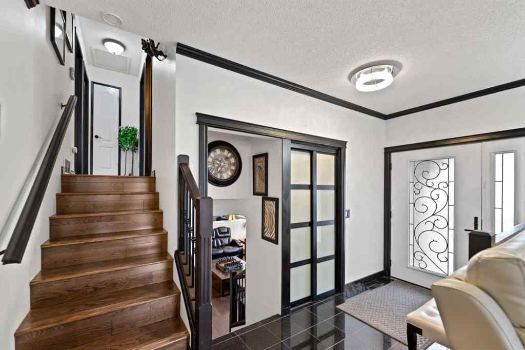 MLS® A2256201 - 6024 28 Avenue NE in Pineridge Calgary, Residential