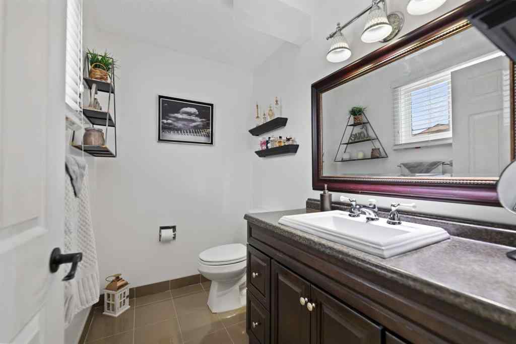 MLS® A2256201 - 6024 28 Avenue NE in Pineridge Calgary, Residential