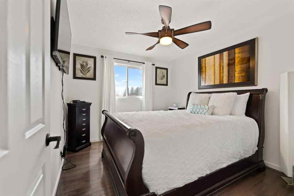 MLS® A2256201 - 6024 28 Avenue NE in Pineridge Calgary, Residential