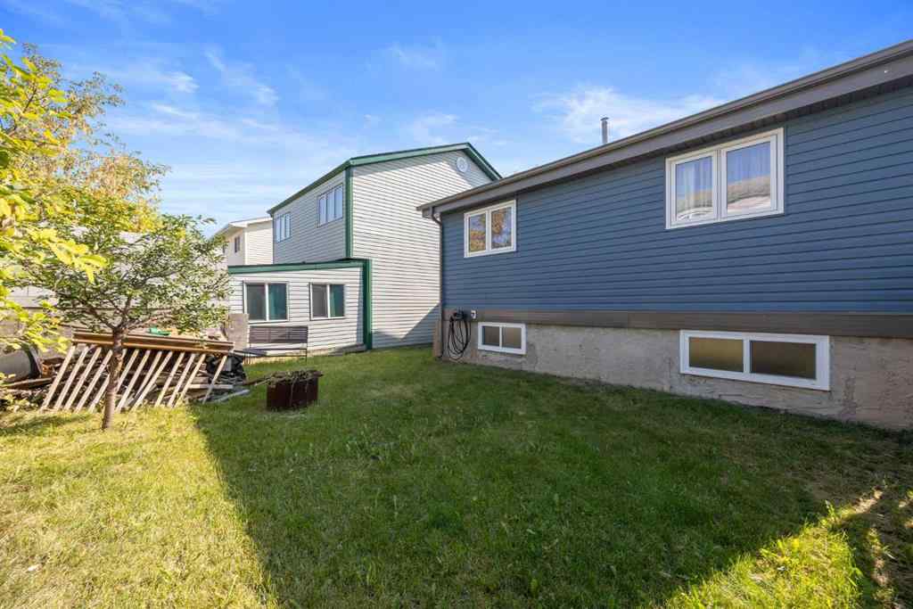 MLS® A2256207 - 226 Windsor Drive  in Thickwood Fort McMurray, Residential