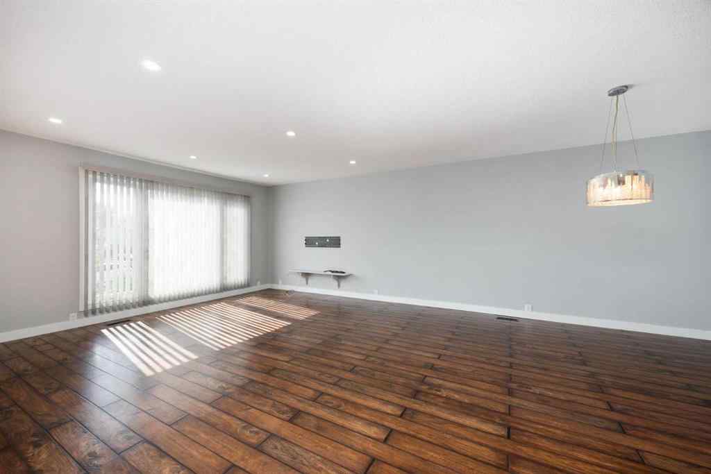 MLS® A2256207 - 226 Windsor Drive  in Thickwood Fort McMurray, Residential