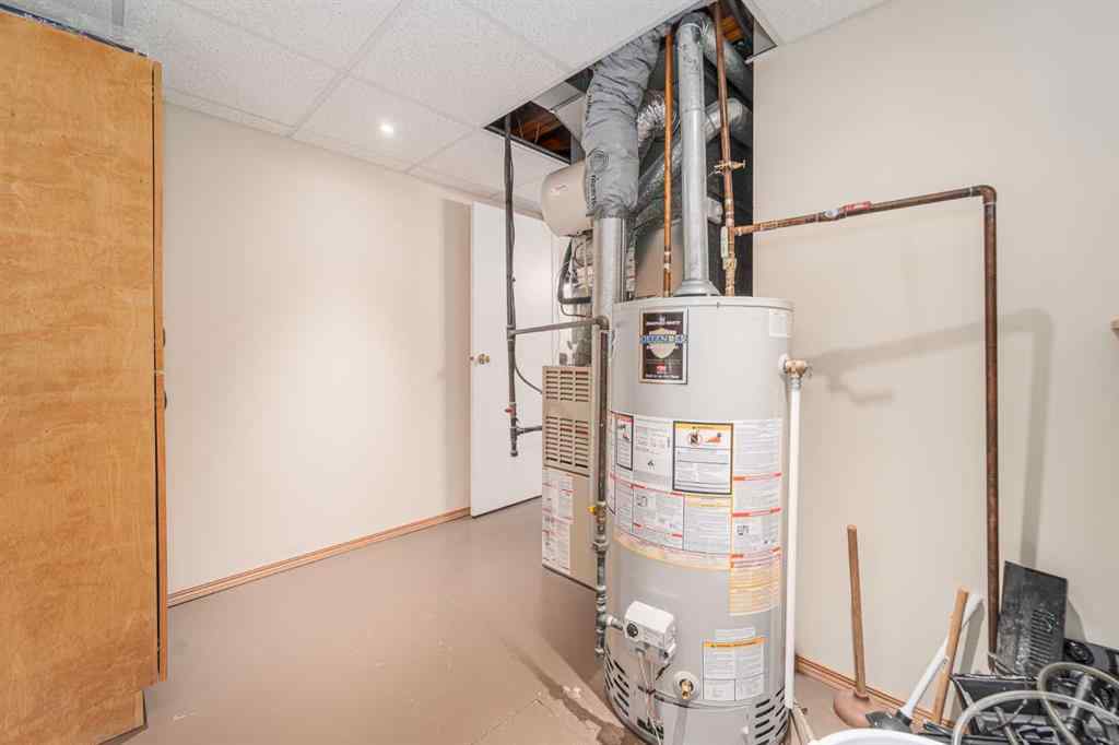 MLS® A2256208 - 364 Heritage Crescent W in Heritage Heights Lethbridge, Residential