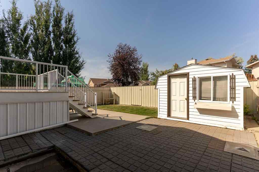 MLS® A2256208 - 364 Heritage Crescent W in Heritage Heights Lethbridge, Residential
