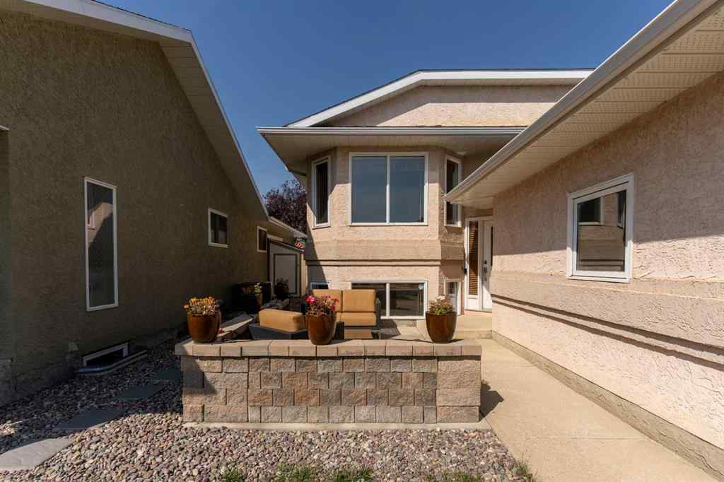 MLS® A2256208 - 364 Heritage Crescent W in Heritage Heights Lethbridge, Residential