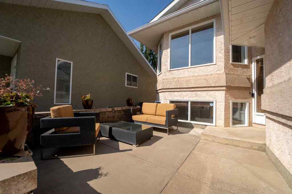 MLS® A2256208 - 364 Heritage Crescent W in Heritage Heights Lethbridge, Residential
