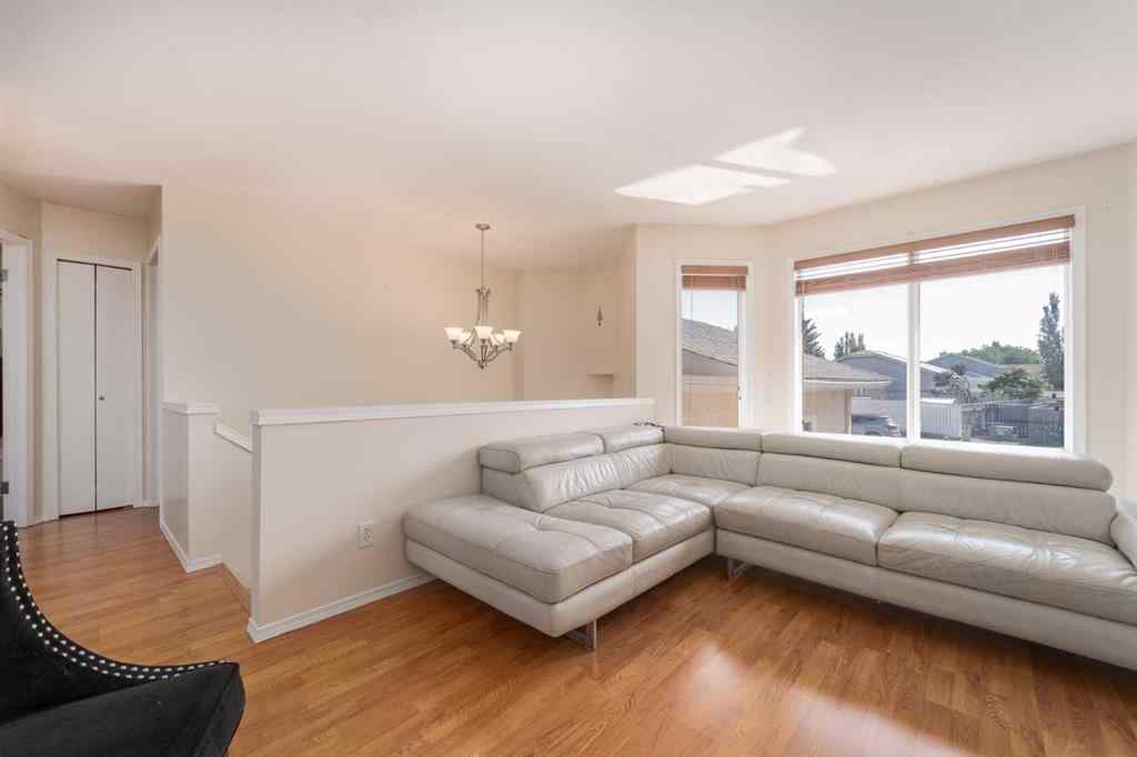 MLS® A2256208 - 364 Heritage Crescent W in Heritage Heights Lethbridge, Residential