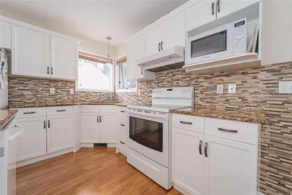 MLS® A2256208 - 364 Heritage Crescent W in Heritage Heights Lethbridge, Residential