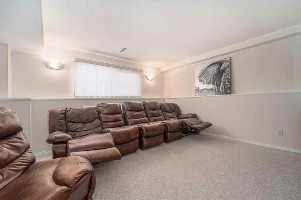 MLS® A2256208 - 364 Heritage Crescent W in Heritage Heights Lethbridge, Residential