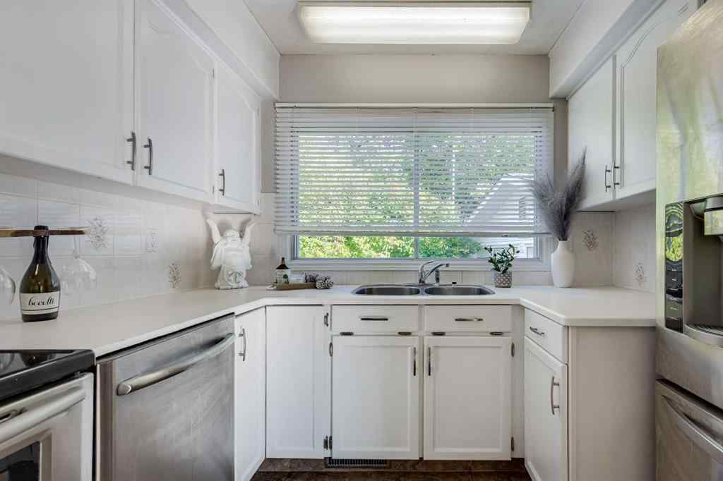 MLS® A2256209 - 6 Standish Close  in Sunnybrook Red Deer, Residential