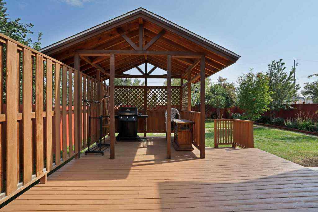 MLS® A2256210 - 521 Tulip Street  in NONE Rosemary, Residential