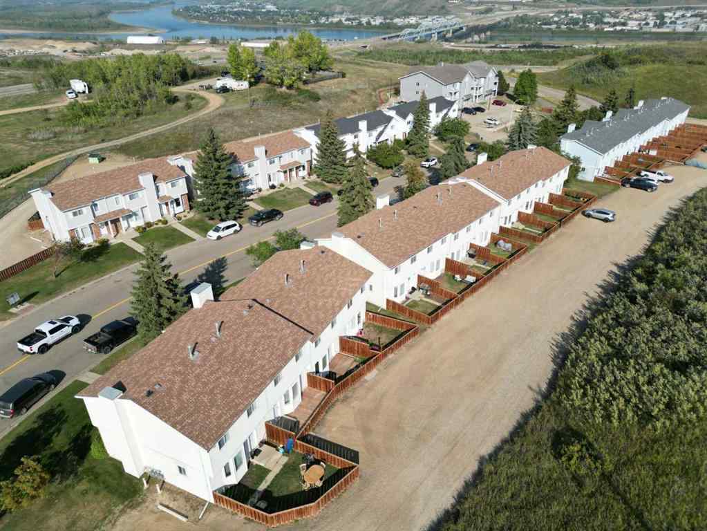 MLS® A2256213 - 8420 99 Avenue  in Rolling Hills Peace River, Commercial