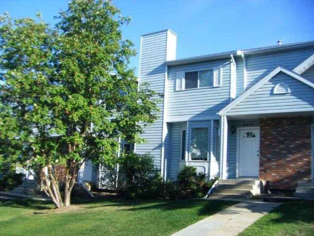 MLS® A2256213 - 8420 99 Avenue  in Rolling Hills Peace River, Commercial
