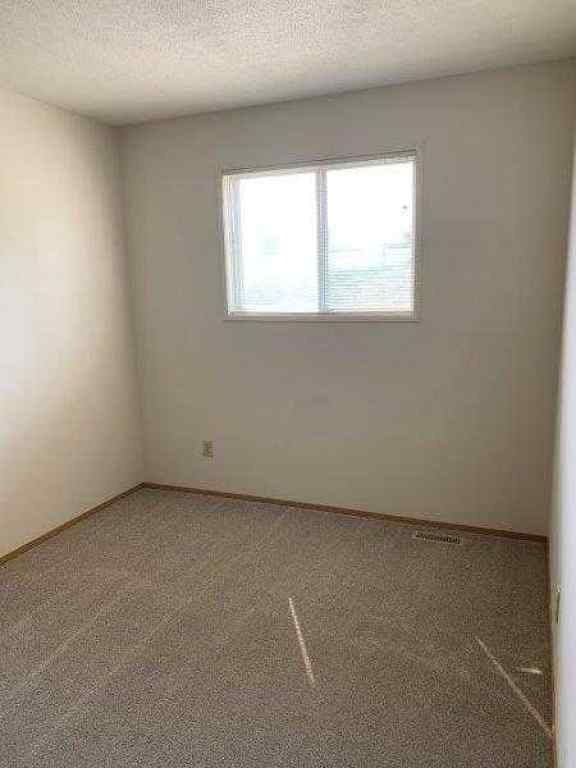 MLS® A2256213 - 8420 99 Avenue  in Rolling Hills Peace River, Commercial