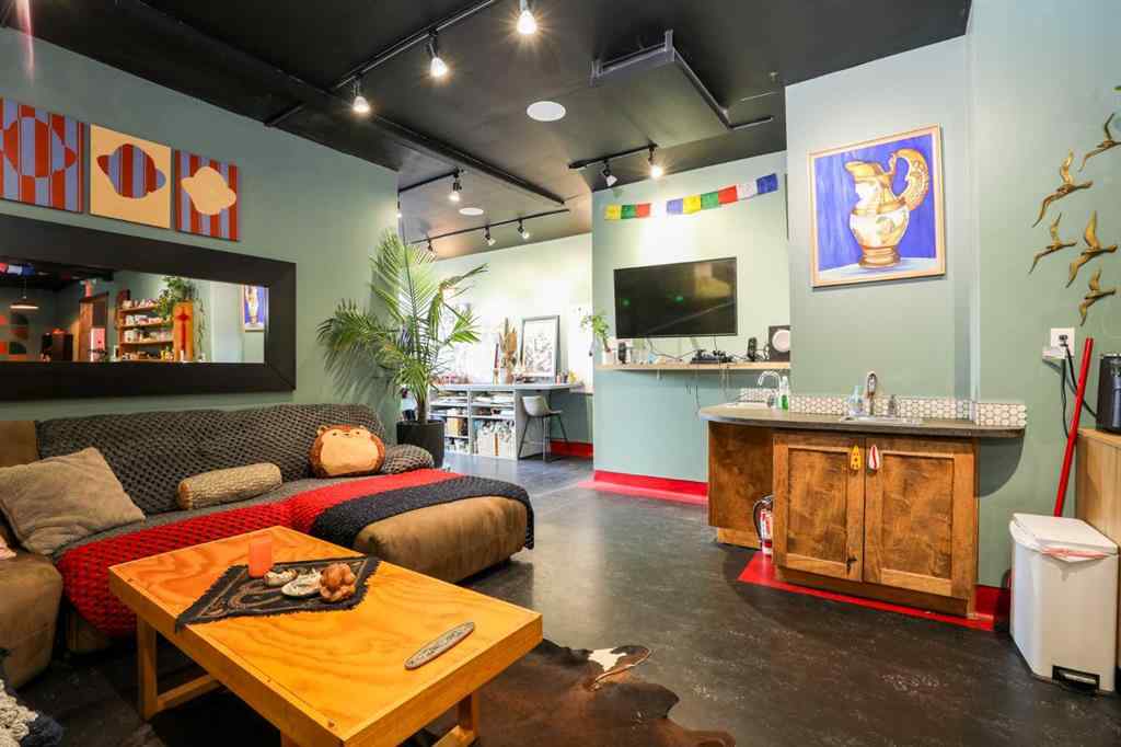 MLS® A2256215 - 329 5 Street S in Downtown Lethbridge, Commercial