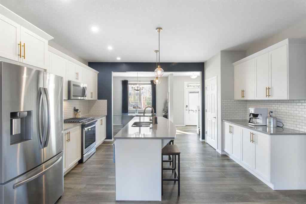 MLS® A2256216 - 408 Yorkville Avenue SW in Yorkville Calgary, Residential