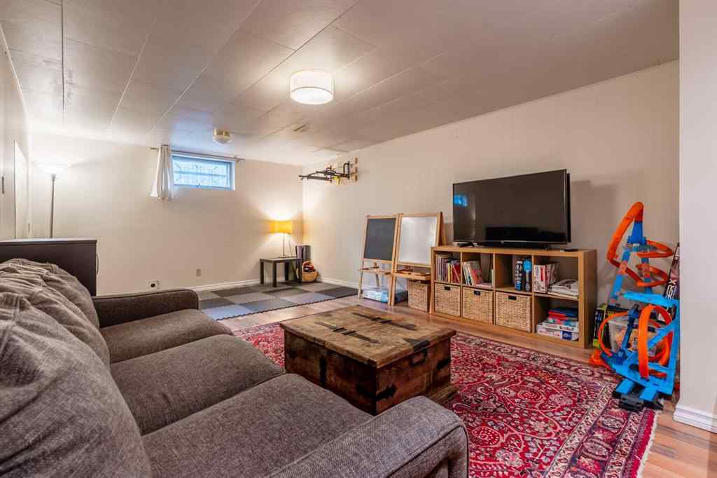 MLS® A2256228 - 1015 32 Avenue NW in Cambrian Heights Calgary, Residential
