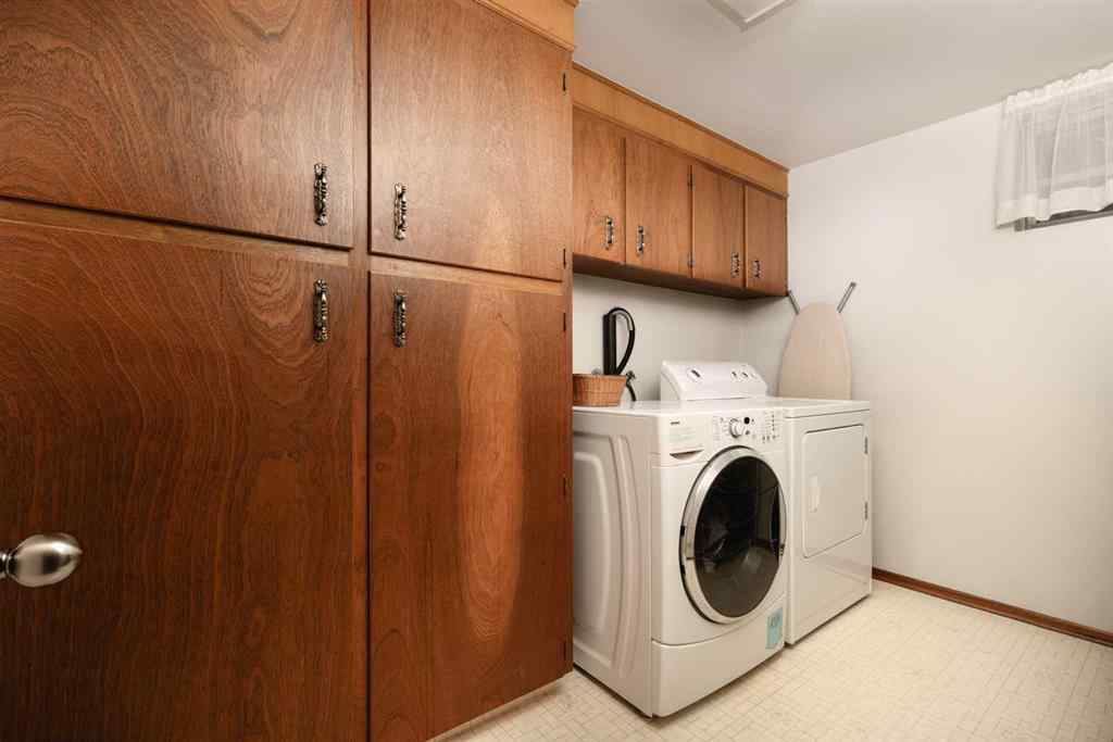 MLS® A2256228 - 1015 32 Avenue NW in Cambrian Heights Calgary, Residential