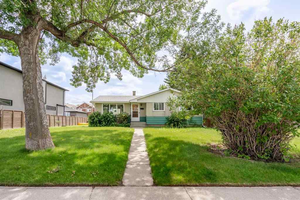 MLS® A2256228 - 1015 32 Avenue NW in Cambrian Heights Calgary, Residential
